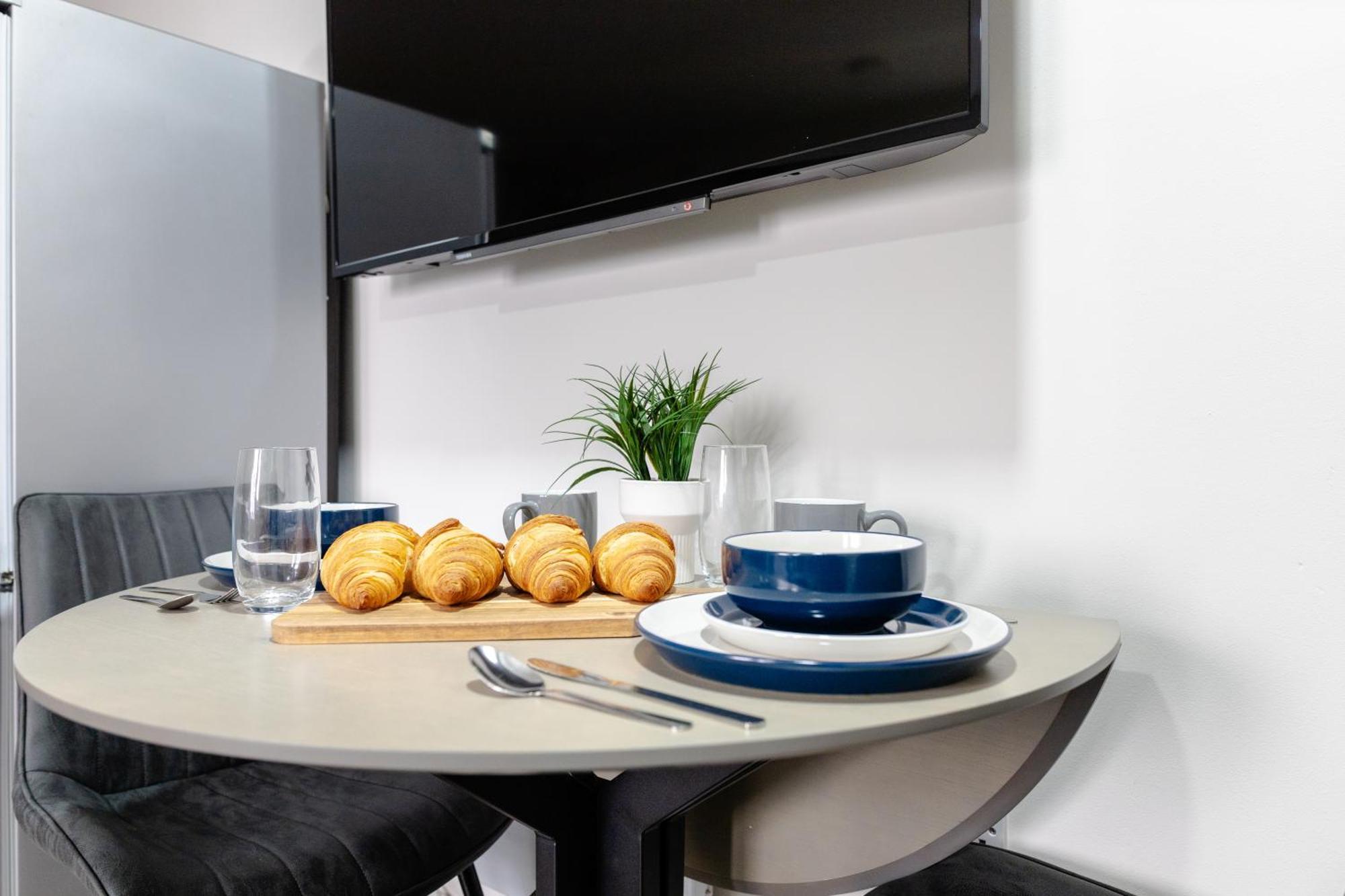 Modern Apartments Near Cardiff City Centre Extérieur photo